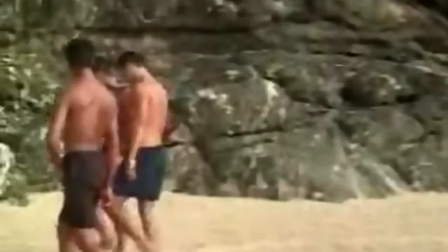 BRASIL - Threesome Na Praia