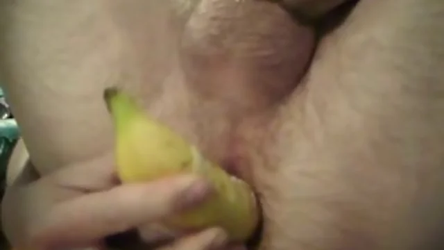Slutty amateurish dude fucks himself with a banana