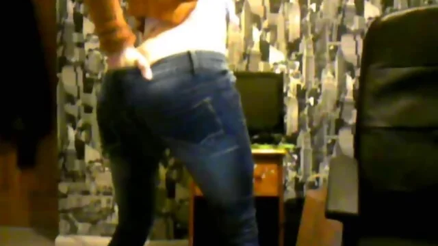 18 year senior crossdress in tight jeans webcam dance