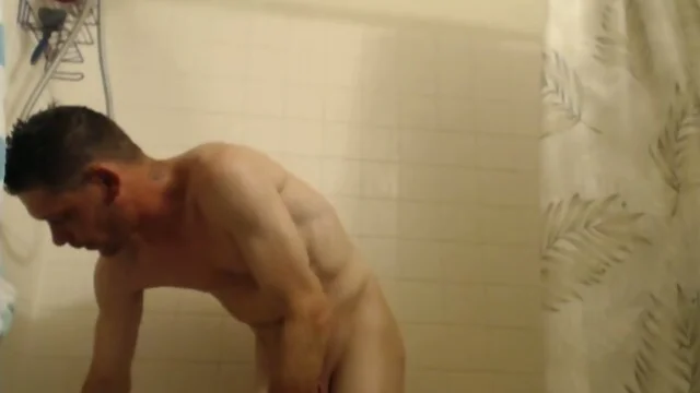 Hot Guy Shower Voyuer
