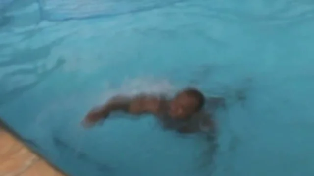 Beefy Hard Sex in The Swimming Pool