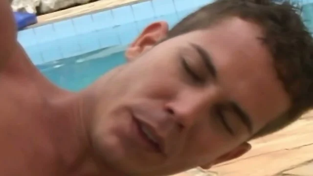 Sexy Beefy Sex in the Swimming Pool