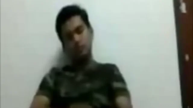 Thai Soldier Wank Off and Seed