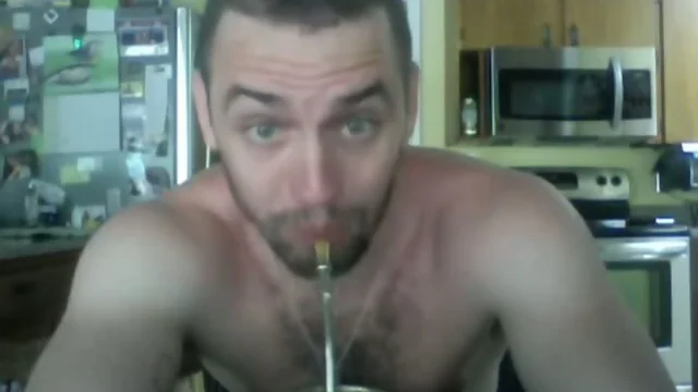 Young Sexy Bear Naked Singing