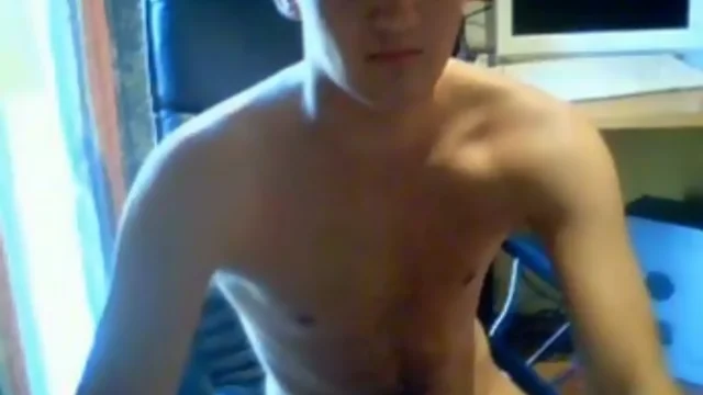 Hottest Gay Australian Teenager Goes Up On Face,Enormous Load