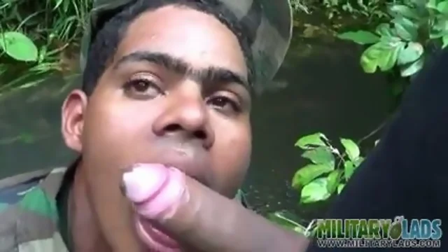 Army lads do mouth job in the water