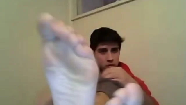 straight guys feet