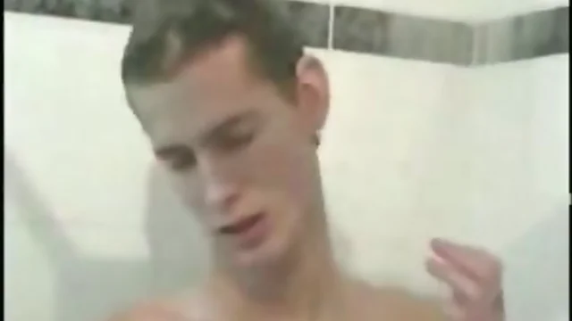 Geiler Teenager duscht - Hot Twink Showers