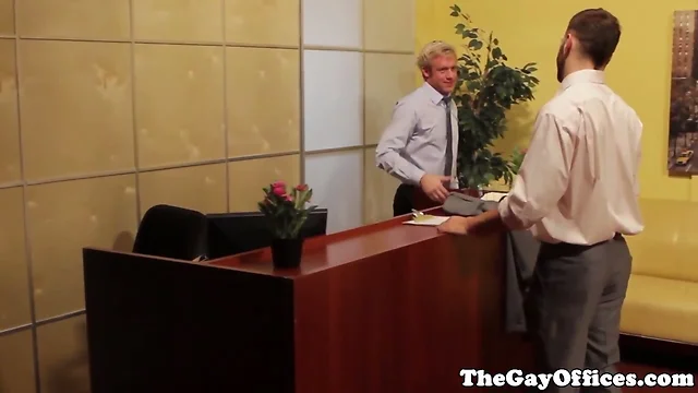 Muscled hunks fuck when left alone in office