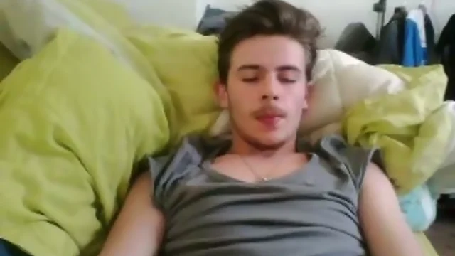 18yo French Str8 Teenager Bursts Up, Super Sexy Bubble Butt On Cam