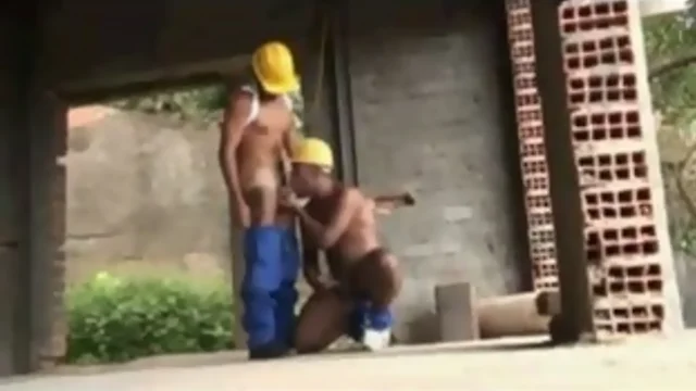 Two brazilian workers and their outside fuck