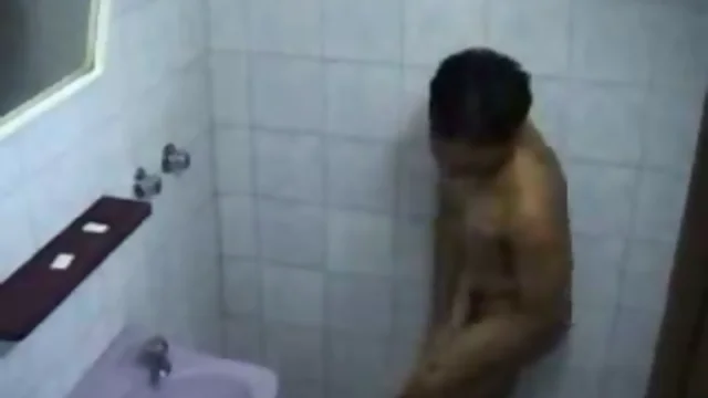 Str8 kept out of sight cam spy in public shower