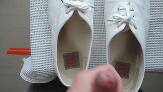 Sensual Sneaker Fucking: Well-Worn & Smelly Bensimon