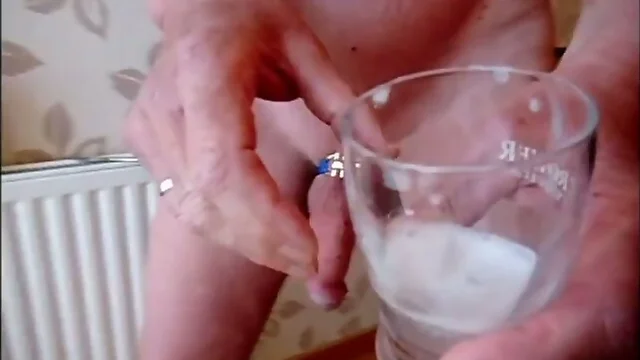 supersnoopy drinking his cum