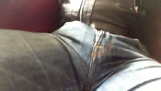 Train hump pump in jeans