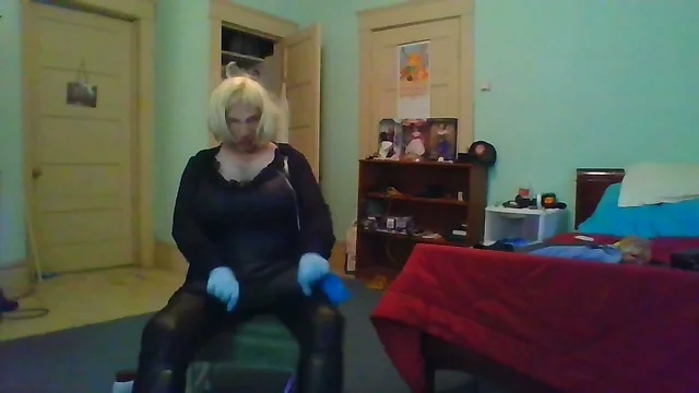 Witness the Black Outfit Cumshot: A Jerk Worth Seeing!