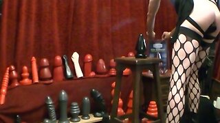 B51 DILDO AND THE ASS SERVANT BUTT PLUG FROM 3,75 INCH WIDE