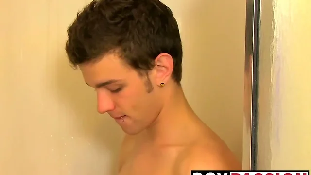 Ryan Sharp jerking and wanking his fat dick in the shower