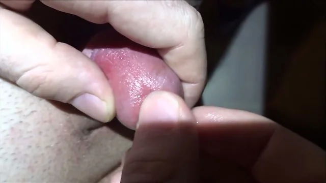 Cumshot with peas in urethra