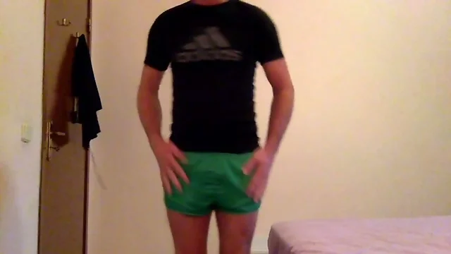 Wanking in Green and Black: The Perfect Combo!