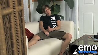Super hot twinks Atlanta and Kaiden share their hard cocks