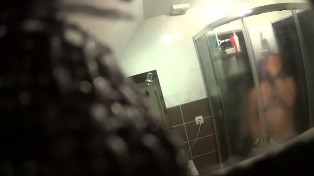 hidden cam essai douche camera cachee en hauteur douche