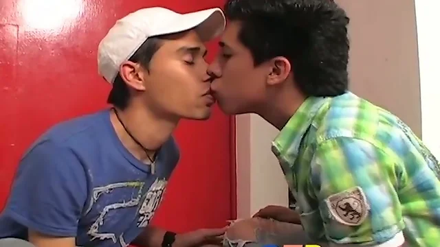 Hot twinks get naughty in a good twink threesome sex session