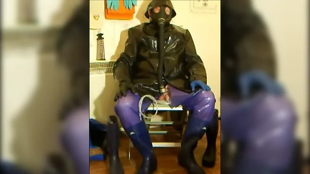 Pissing and wanking in piss soaked rubber.