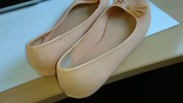 Fuck and cum on colleagues ballerinas in office