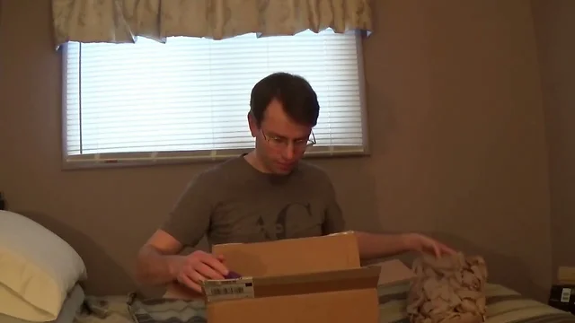 Unboxing my new Stan the T-Rex :3