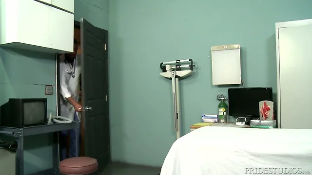 MenOver30 Hot Doctor Fucks Nurse in Ass