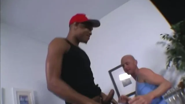 Athletic whiteboi gets drilled by a black thug