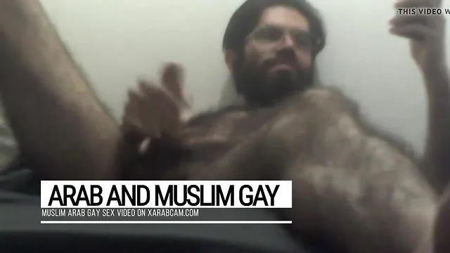 Libyan muslim bearded Arab jerking off big time - Arab Gay