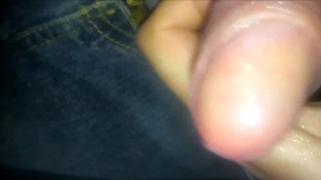 Close-up annnd cumming