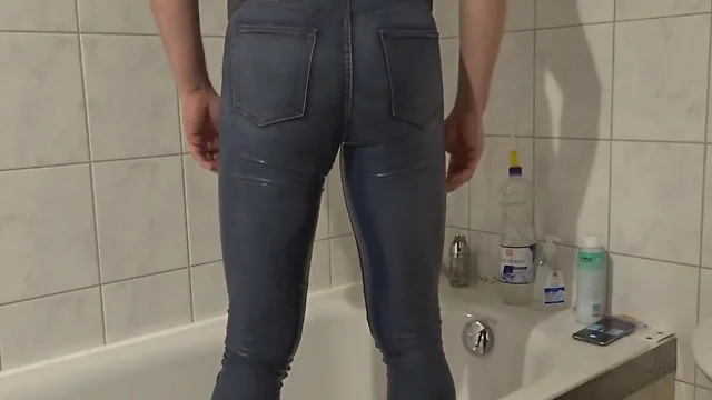 Arschwasser in Jeans