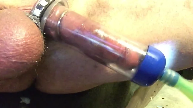 Cock with rings under suction
