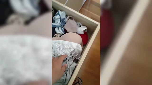 Tour of my new housemate Jess's house and her sexy panties
