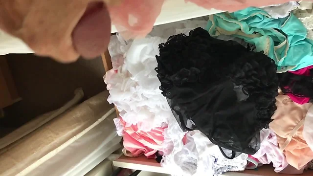 Full slo-mo version of huge cum load into frilly panties