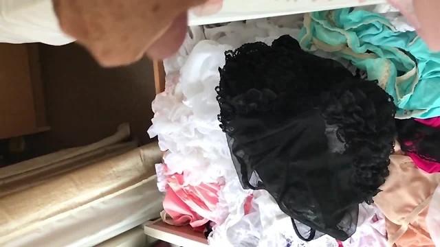 Full slo-mo version of huge cum load into frilly panties