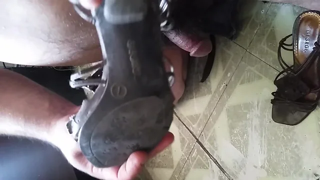 Shoe Fuck well worn brown sandals