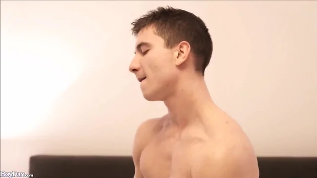 Hot Muscle Andrew Green Solo Masturbation
