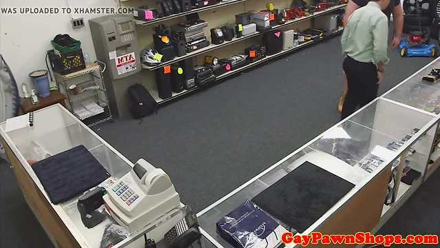 Pawnshop thief cocksucks broker to repay him