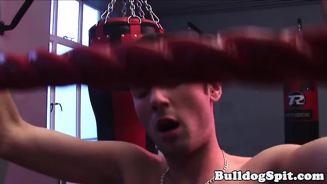 Rimmed muscle twunk cockriding in boxing ring