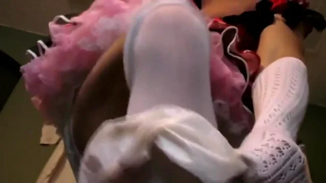 diapered sissy peeing and cumming in diapers and plasticpant