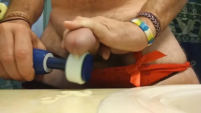 9 05 17 Danrun's thick ass Cum globs with toy