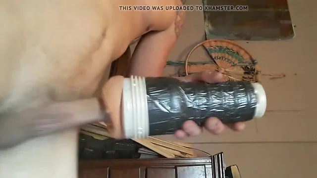 Horny young guy get a off with his fleshlight