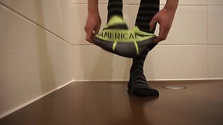 Twink Femboy Pissing and cumming in shower