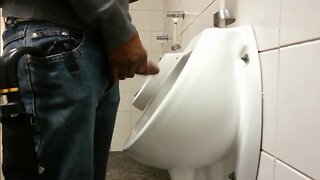 Naughty Thrills: Amateur Voyeuristic Public Bathroom Masturbation Collection