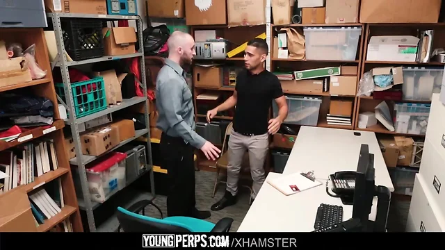 YoungPerps - Latino Guy Gets Used By Mall Cop