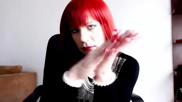 Redhead Amateur Crossdresser: Smoking Teaser Striptease!